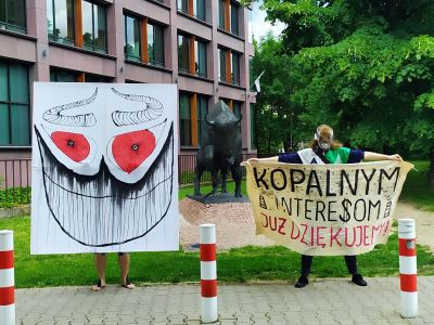 Jak zarząd Banku Pekao usprawiedliwia finansowanie katastrofy klimatycznej?